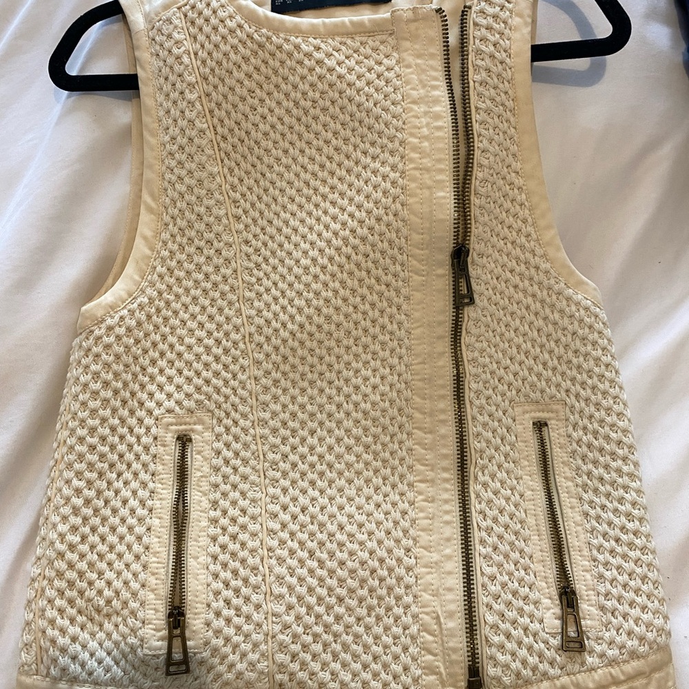 Zara Cream Sleeveless Vest Cream with Crochet detail - Picture 7 of 7